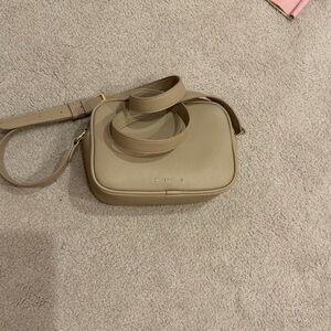 Elegant Michael Kors Tan Crossbody Bag